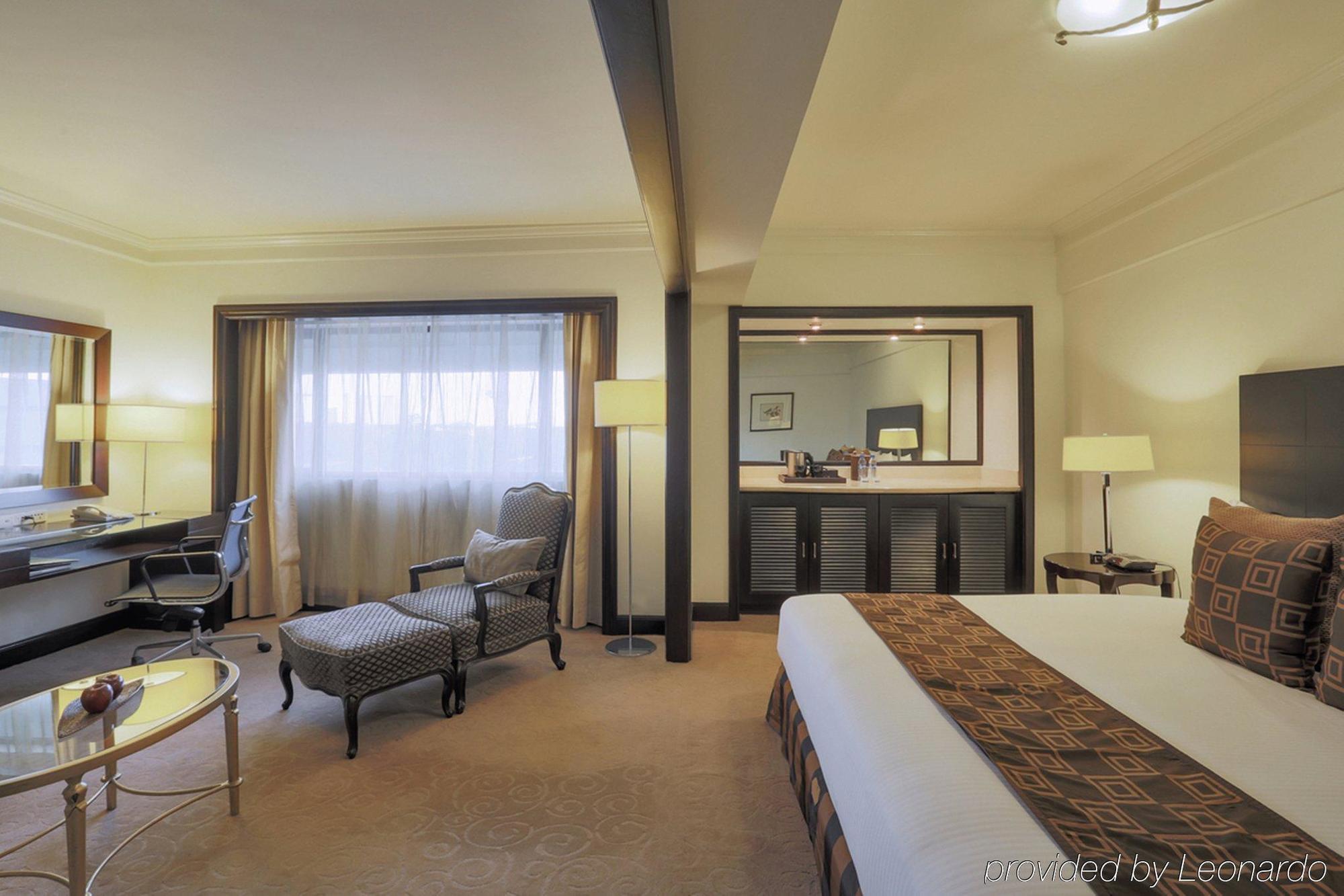 Intercontinental Manila Hotel Makati City ภายนอก รูปภาพ