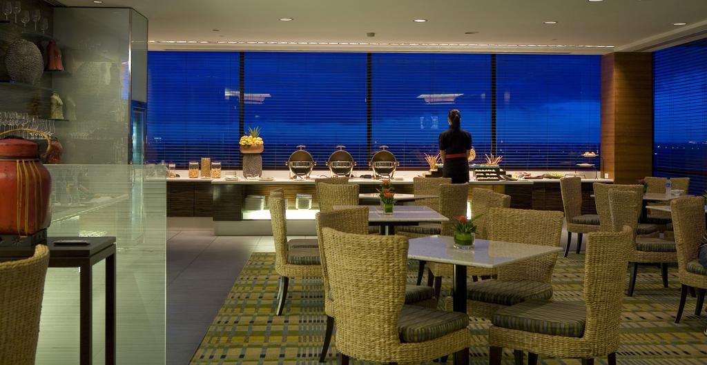 Intercontinental Manila Hotel Makati City ภายนอก รูปภาพ